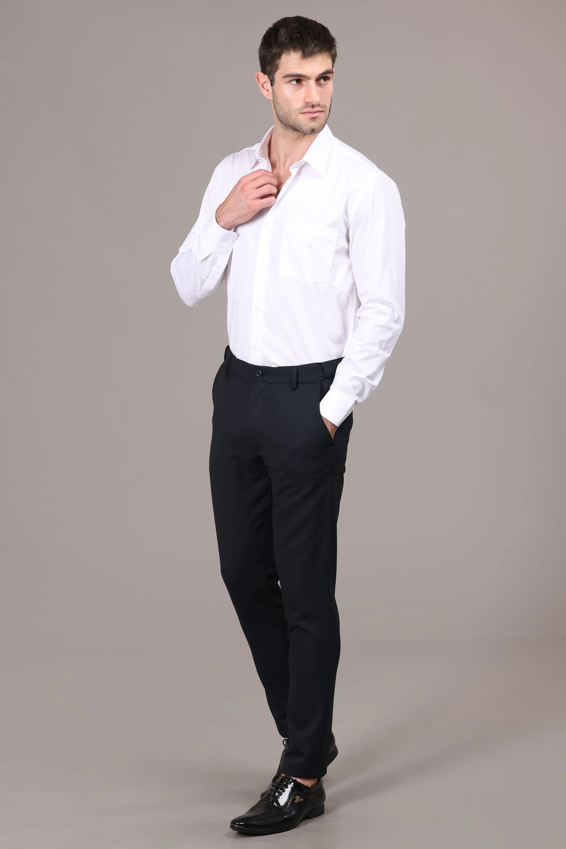 Ivyn Elegant Black Slim-Fit Formal Trousers