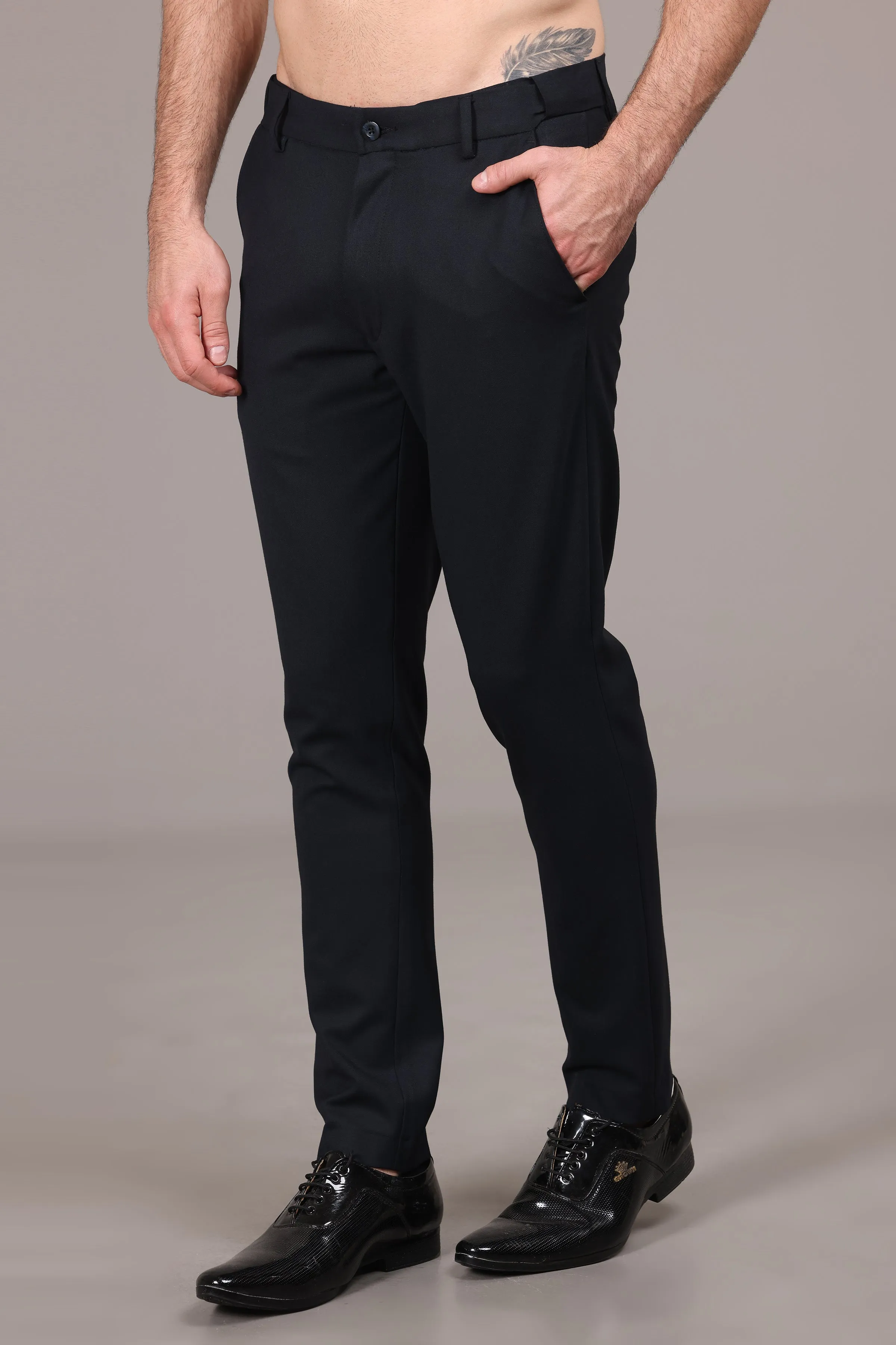 Ivyn Elegant Black Slim-Fit Formal Trousers