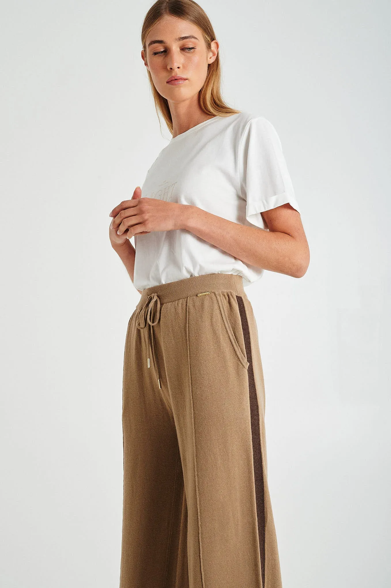 Loose fit knitted trousers