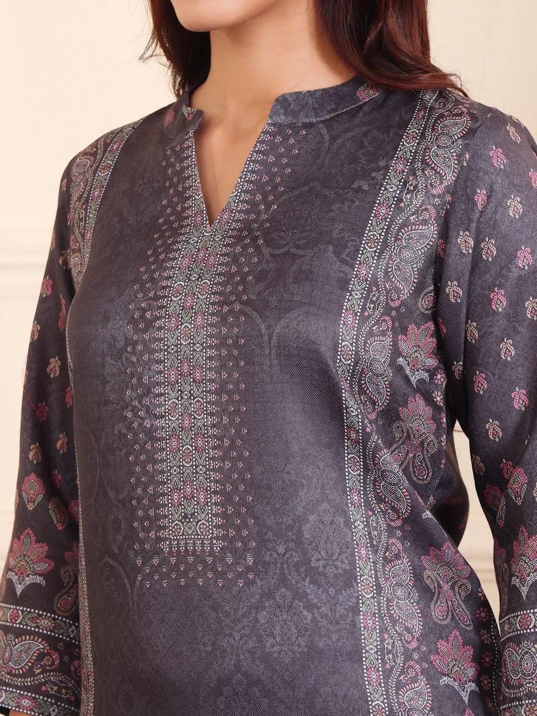 Varanga Women Grey Ethnic Printed Winter Straight Kurta With Trousers And Printed Dupatta.