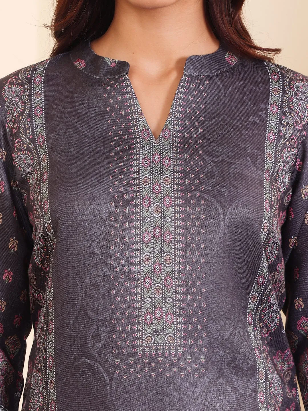 Varanga Women Grey Ethnic Printed Winter Straight Kurta With Trousers And Printed Dupatta.