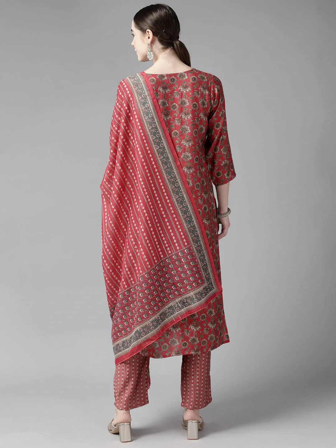 Women Red Silk Blend Kurta Set With Dupatta